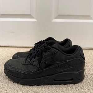 Black Nike Air Max 90 Infrared Blend sneaker